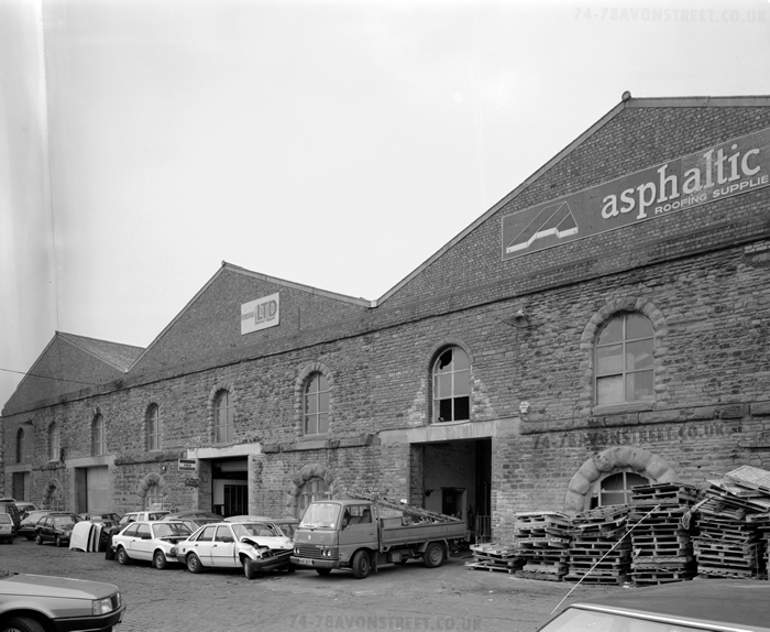 Asphaltic Roofing Supplies and St. Phillips Spares occupying the eastern and middle warehouses. Image dated September 1989.
